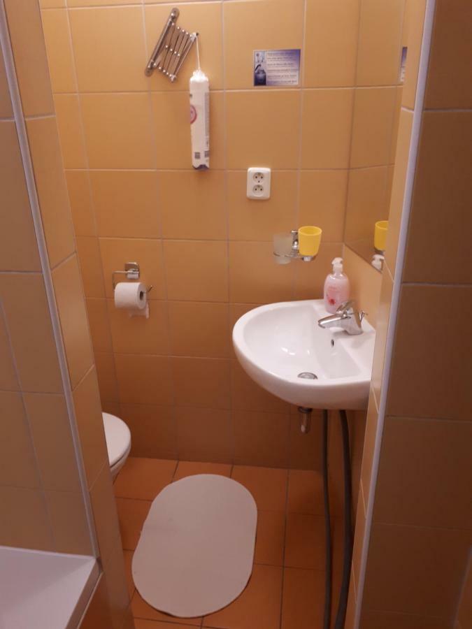 Utulny Apartman V Bratislava 6 Екстериор снимка